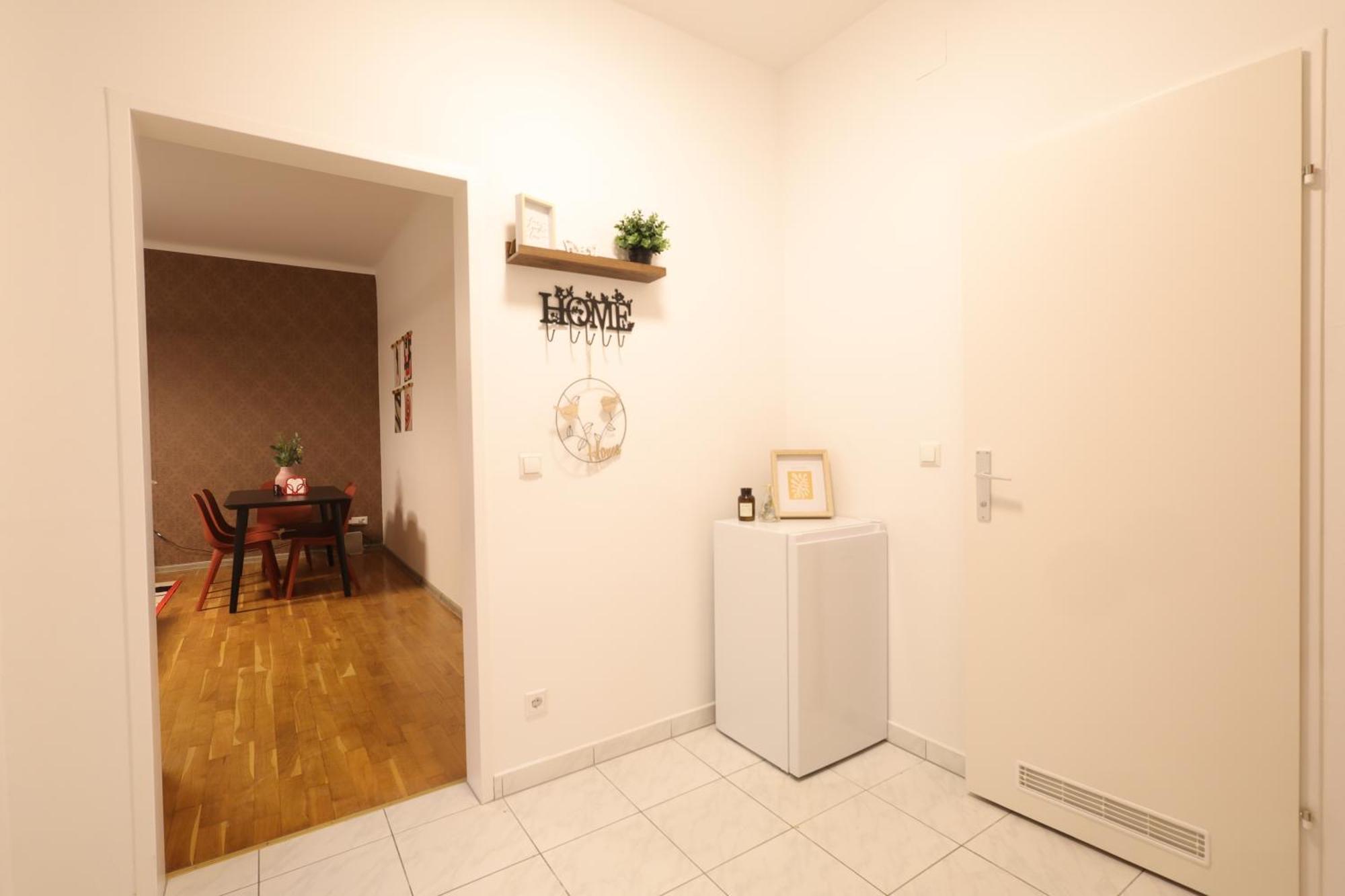 Ruby Holiday Home With Patio 维也纳 外观 照片